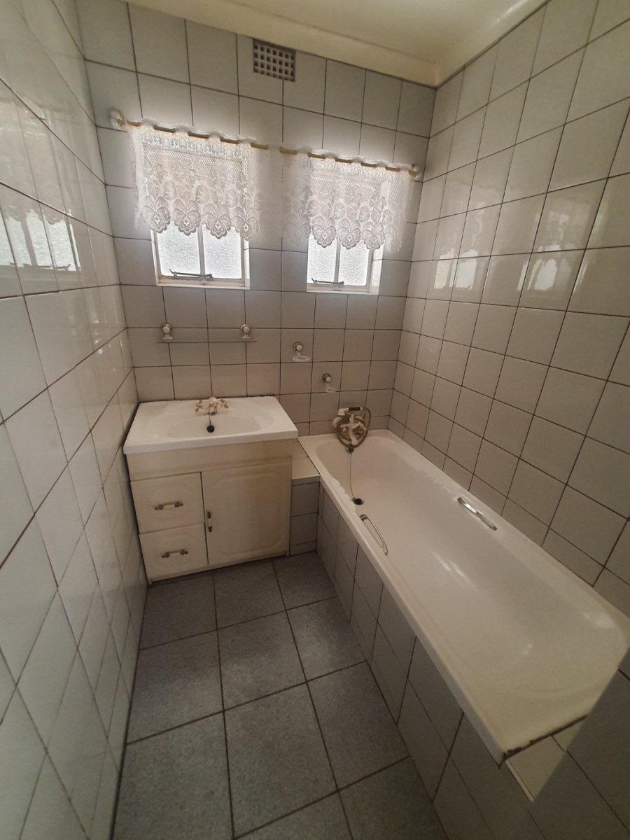To Let 5 Bedroom Property for Rent in Hartbeespoort Rural North West